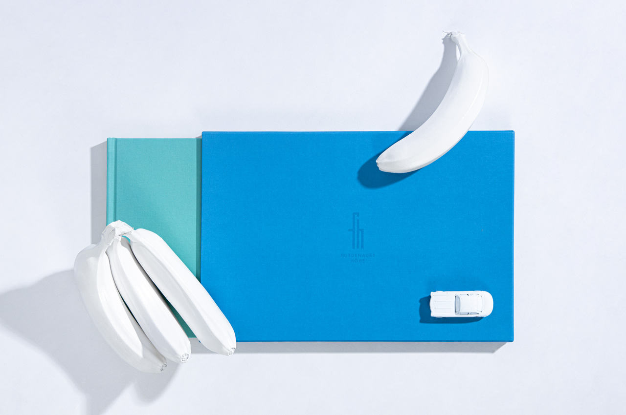 Hardcover-Buch mit Schuber